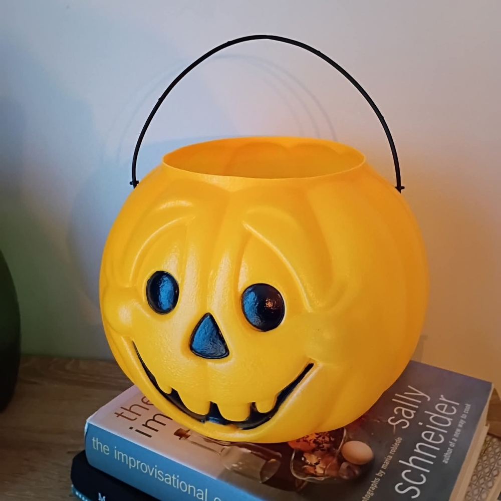 General Foam Plastics 2009 Jack-o'-lantern Candy Bucket 7.5"